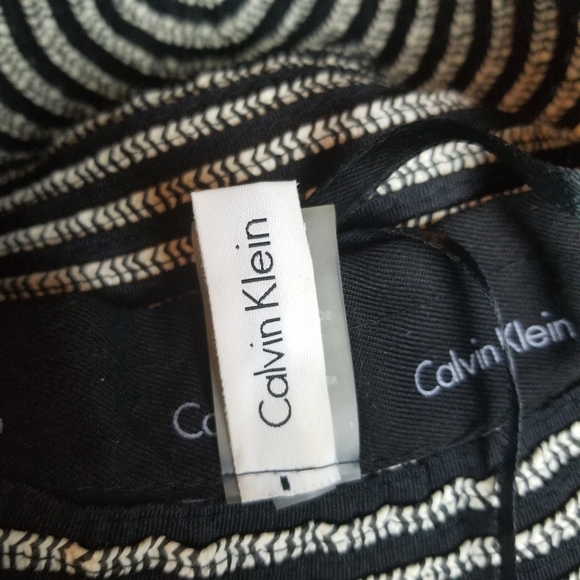 Calvin Klein floppy beach hat - Picture 6 of 9